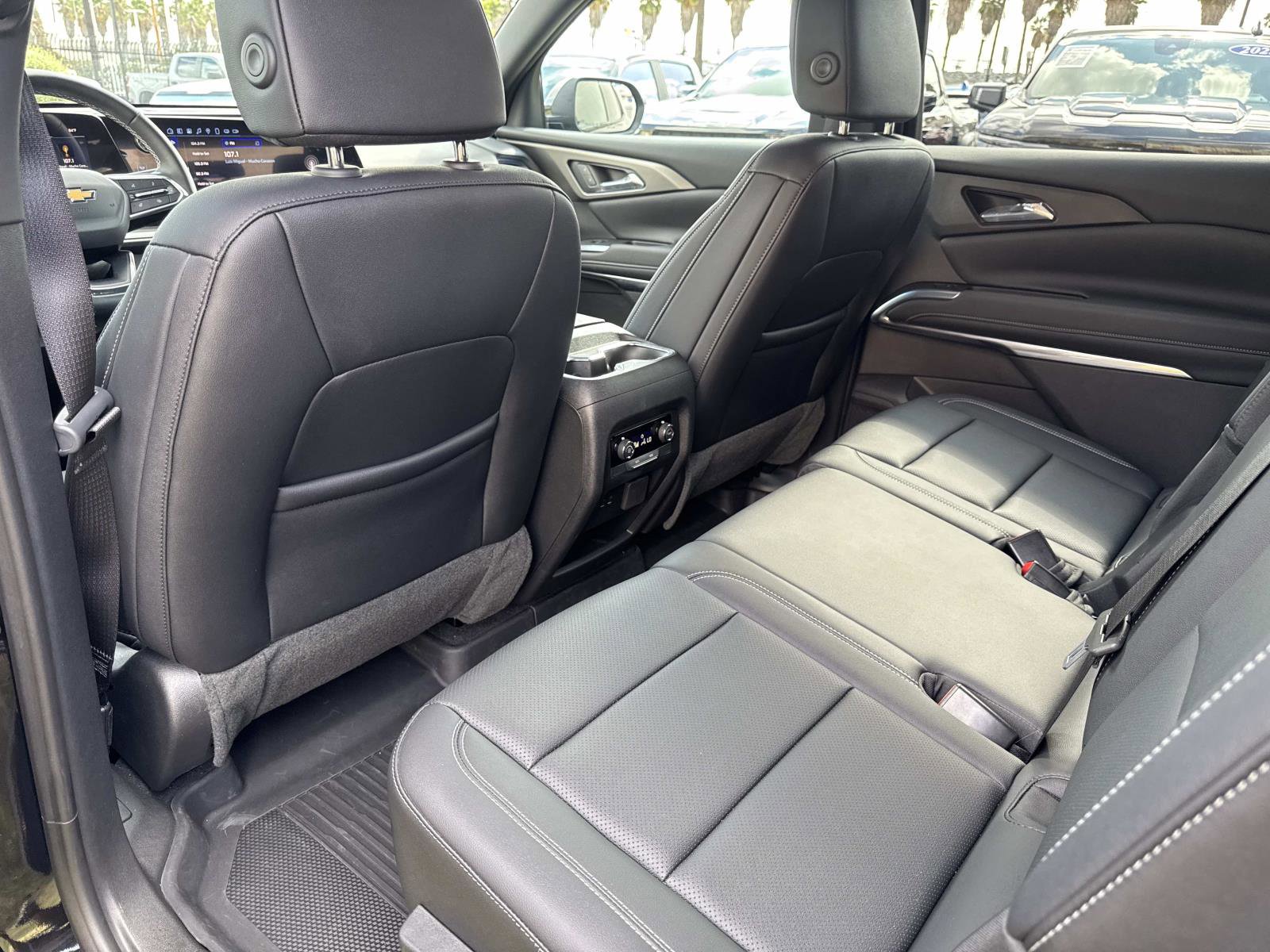 2025 Chevrolet Traverse photo 12