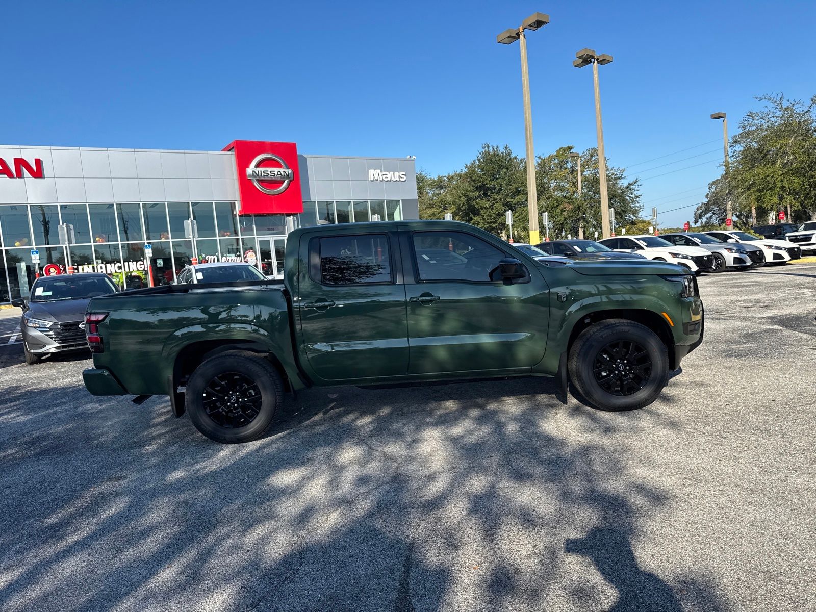2026 Nissan Frontier Crew Cab SV photo 4