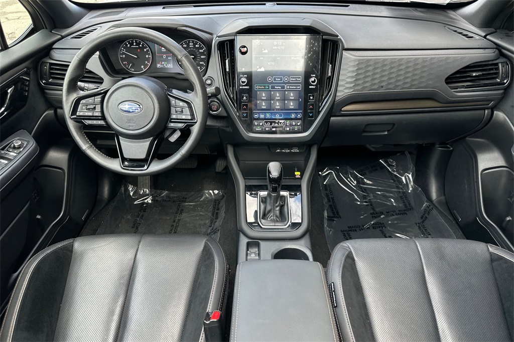 2025 Subaru Forester Touring photo 15
