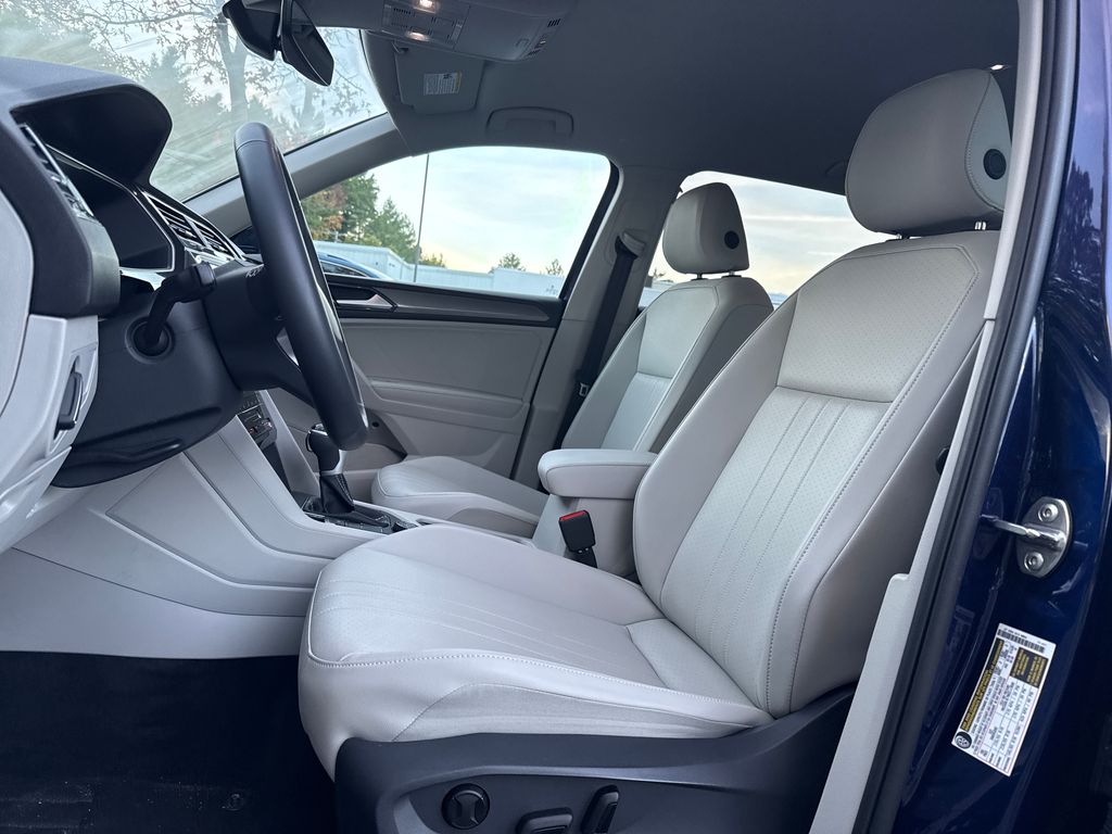 2024 Volkswagen Tiguan SE Wolfsburg Edition photo 2