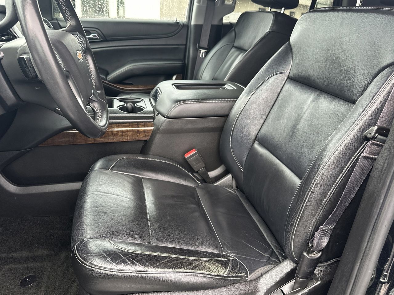 2016 Chevrolet Tahoe LT photo 3