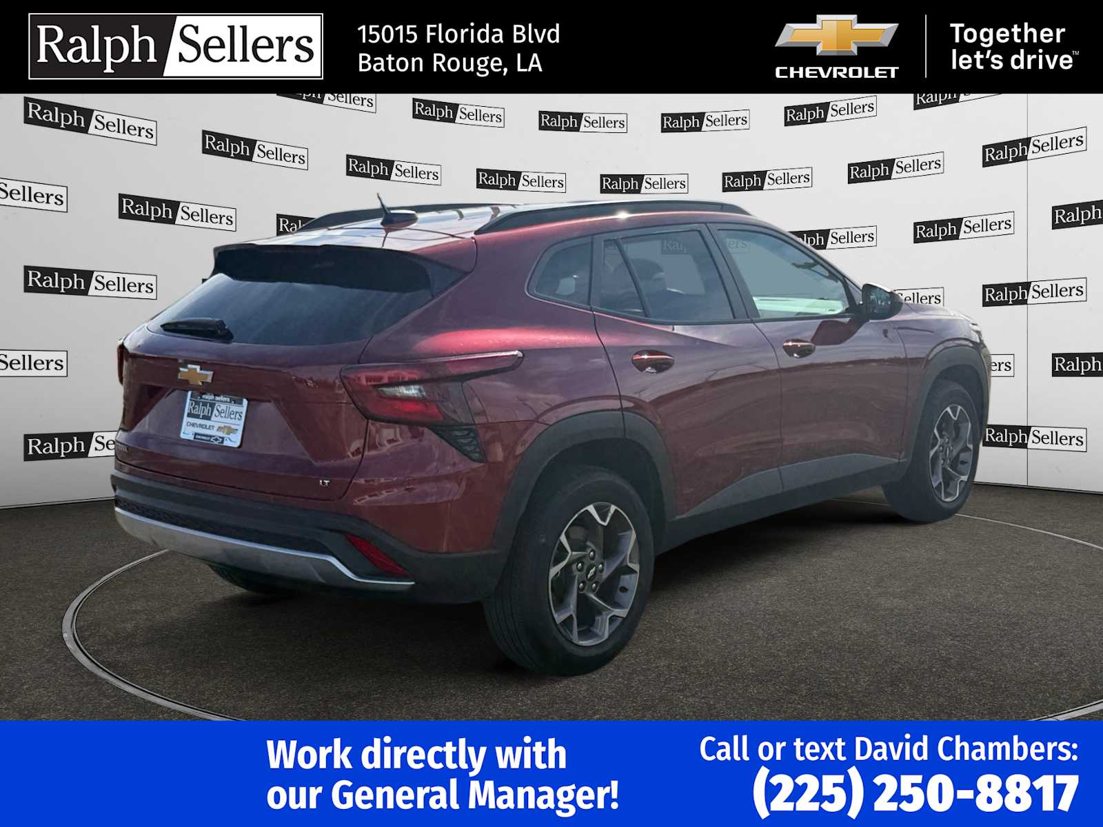 2025 Chevrolet Trax LT photo 2