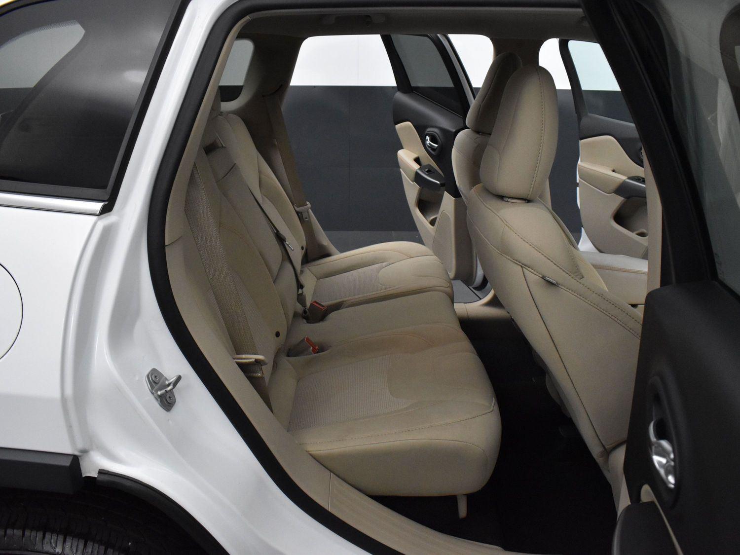 2019 Jeep Cherokee Latitude photo 25