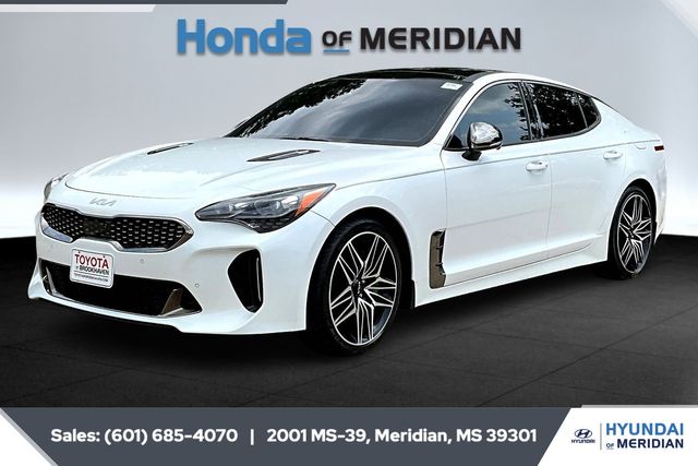 2022 Kia Stinger GT2's photo