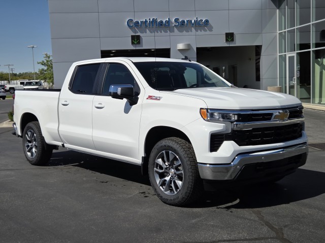 2026 Chevrolet Silverado 1500 LT photo 3