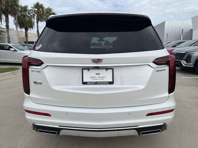 2025 Cadillac XT6 Luxury photo 6
