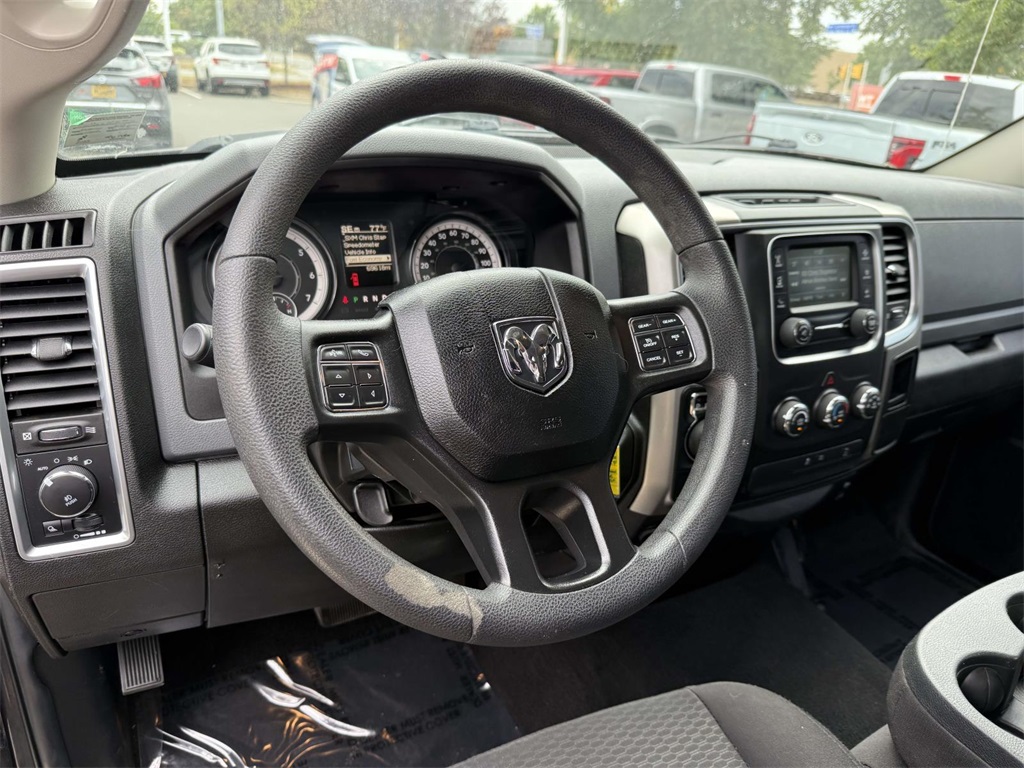 2019 Ram 1500 Classic Warlock photo 2