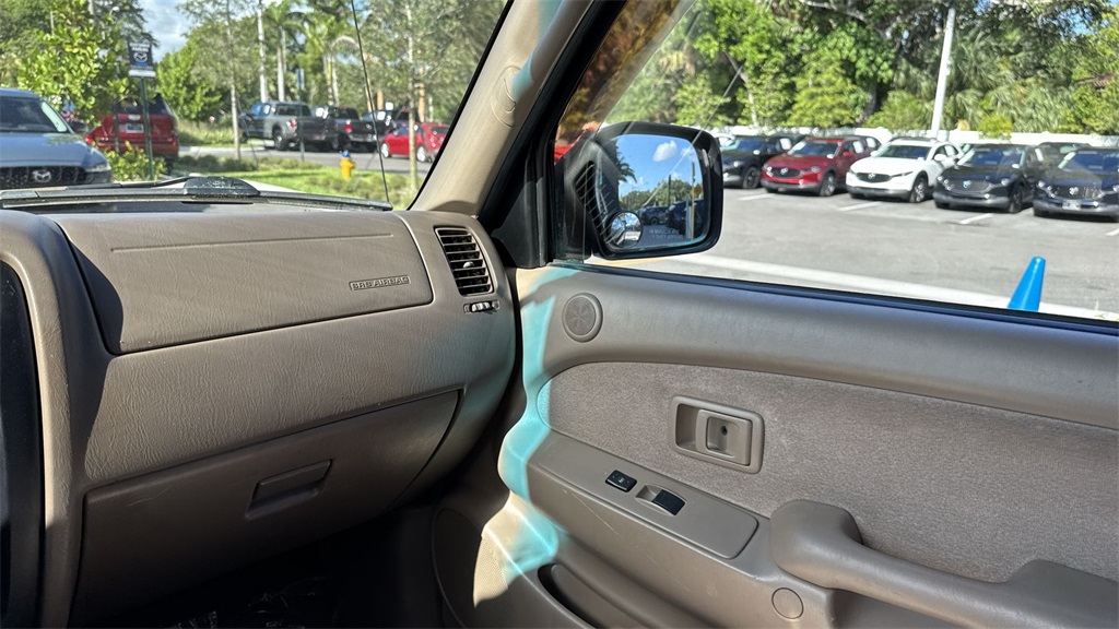 2002 Toyota Tacoma Base V6 photo 9