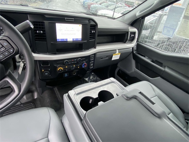 2025 Ford F-350 photo 12