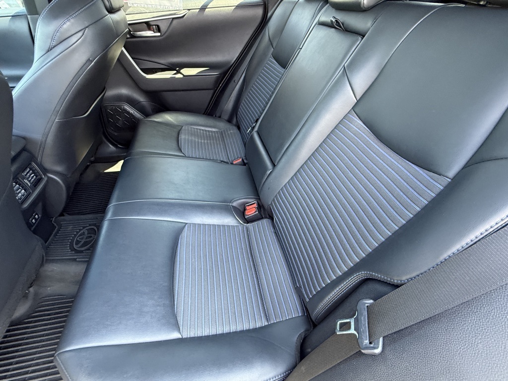 2020 Toyota RAV4 Hybrid XSE photo 27