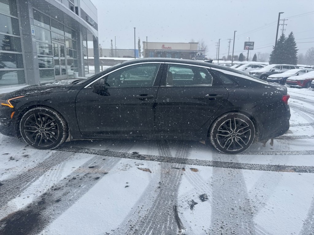 2024 Kia K5 GT's photo