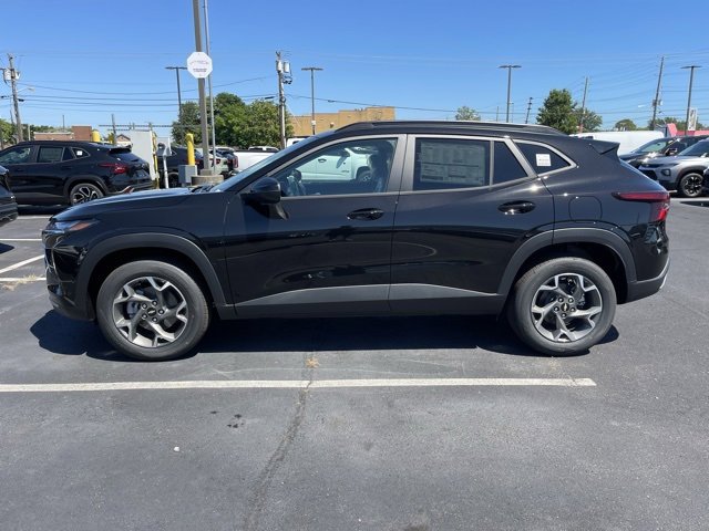2025 Chevrolet Trax LT photo 3