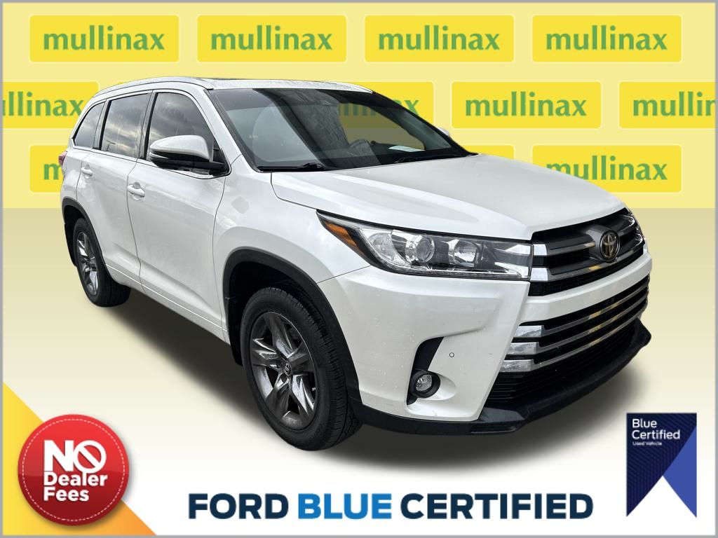 2019 Toyota Highlander Limited Platinum's photo