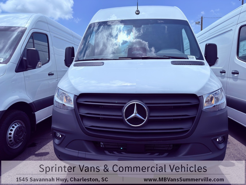 2025 Mercedes-Benz Sprinter Cargo Van Base's photo