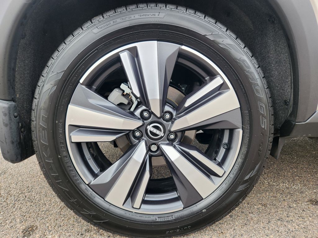 2022 Nissan Rogue Platinum photo 4