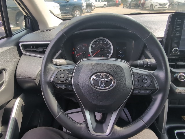 2022 Toyota Corolla Cross LE photo 19