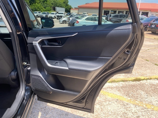 2022 Toyota RAV4 Hybrid LE photo 12