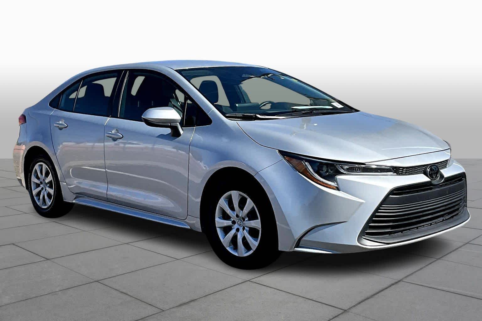 Used 2024 Toyota Corolla LE with VIN 5YFB4MDE3RP111266 for sale in Northfield, Minnesota