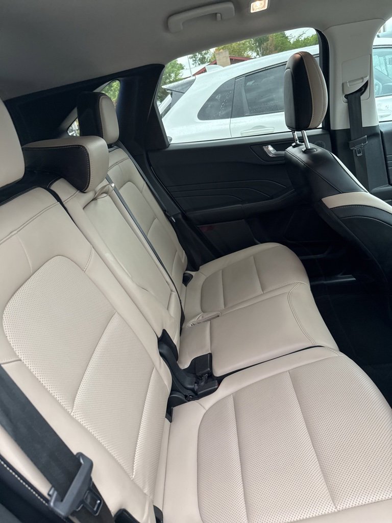 2021 Ford Escape Titanium Hybrid photo 13