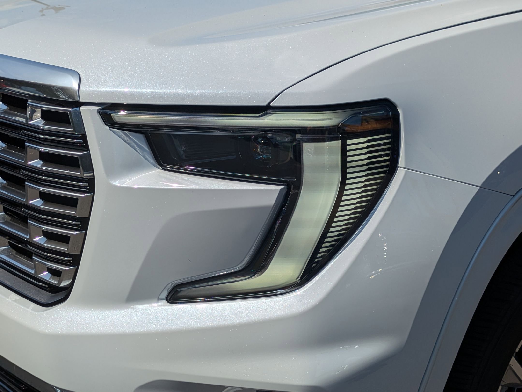 2026 Gmc Acadia Denali photo 2