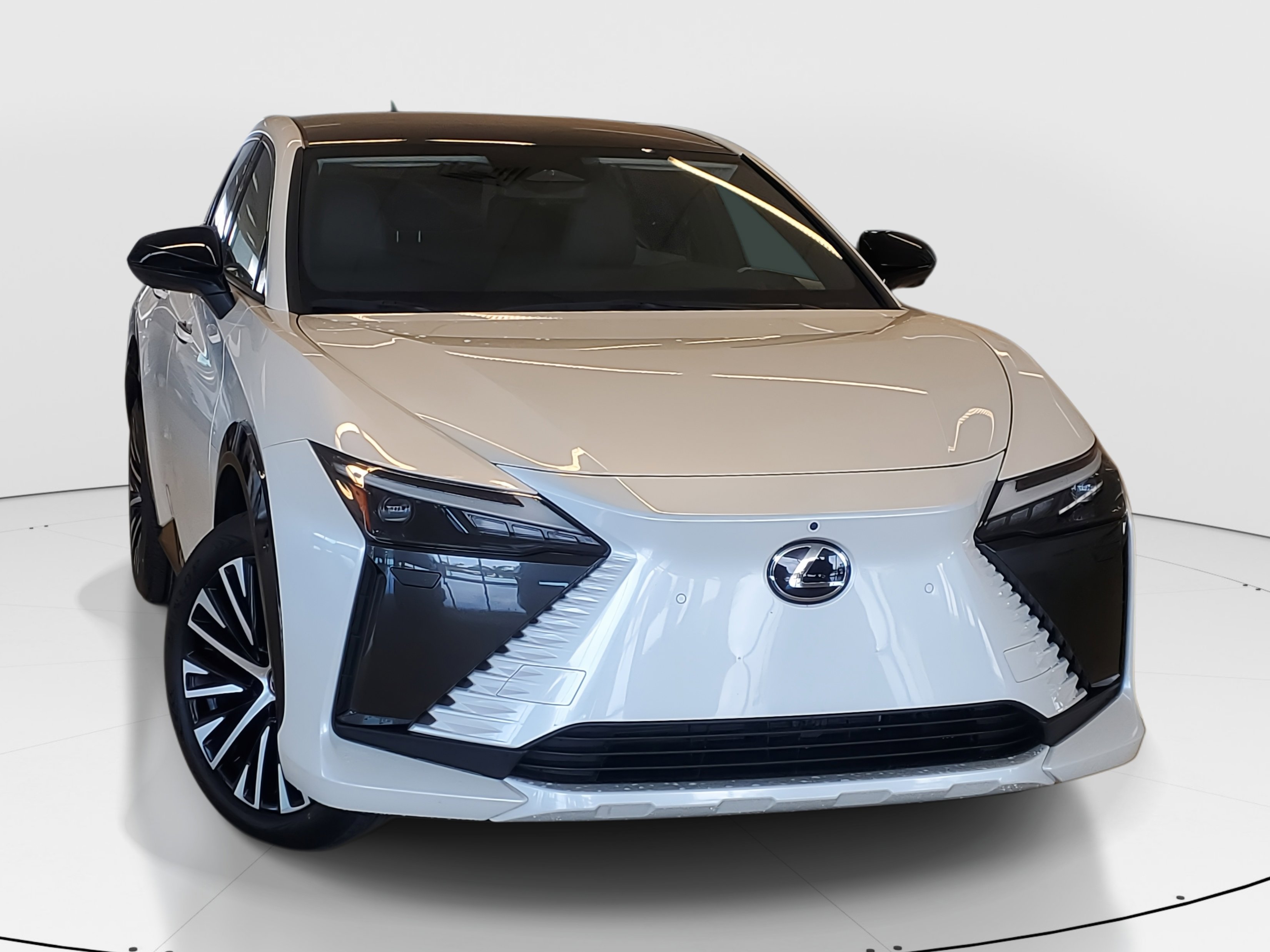 2023 Lexus RZ 450e Premium photo 3