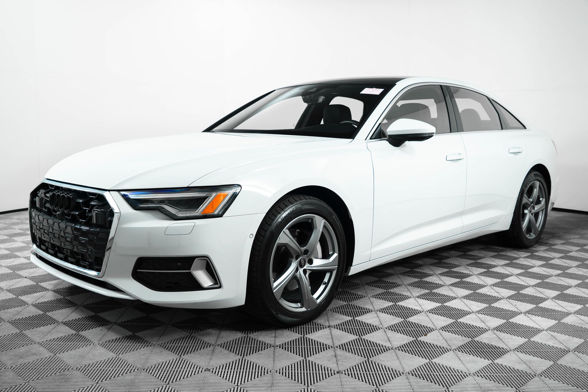 2024 Audi A6 Premium Plus photo 3