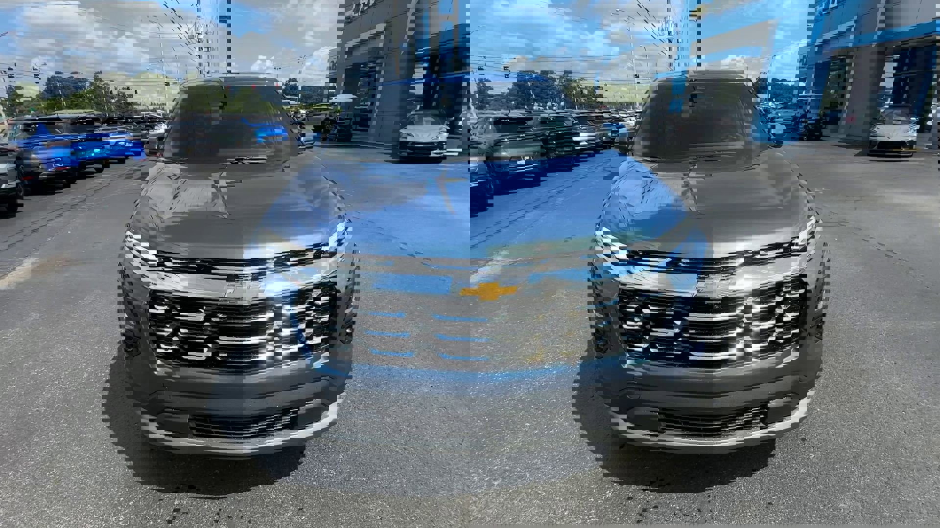 2026 Chevrolet Equinox LT photo 2