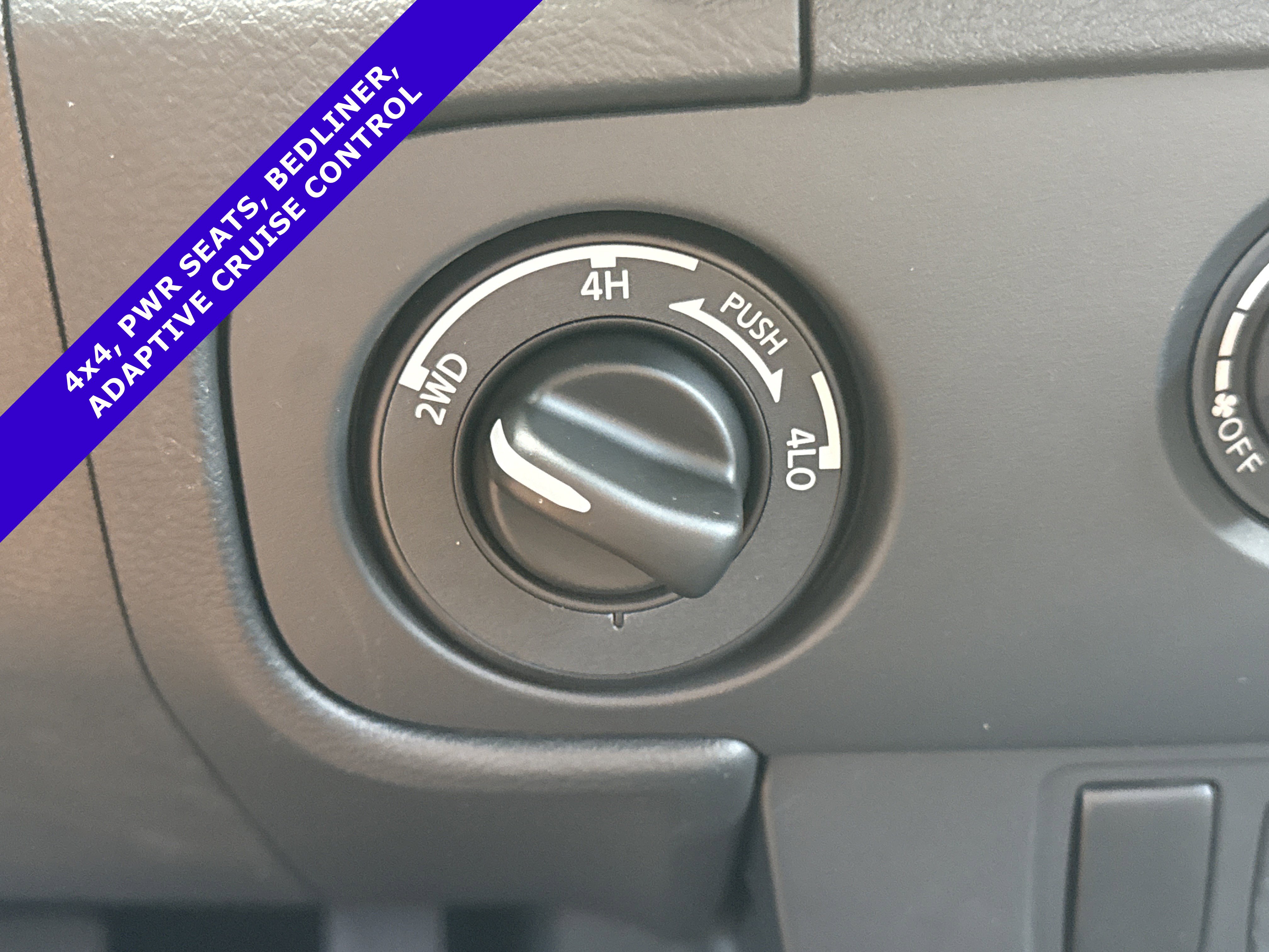 2026 Nissan Frontier Crew Cab SV photo 2