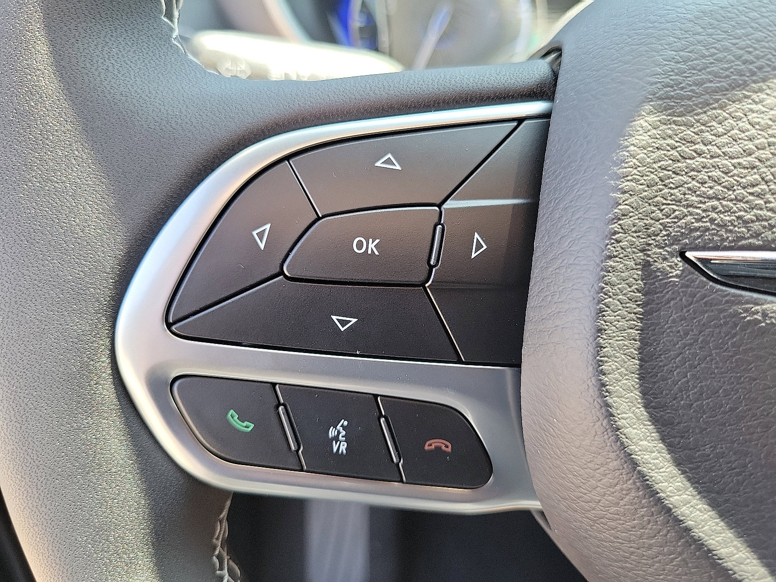 2026 Chrysler Pacifica photo 5