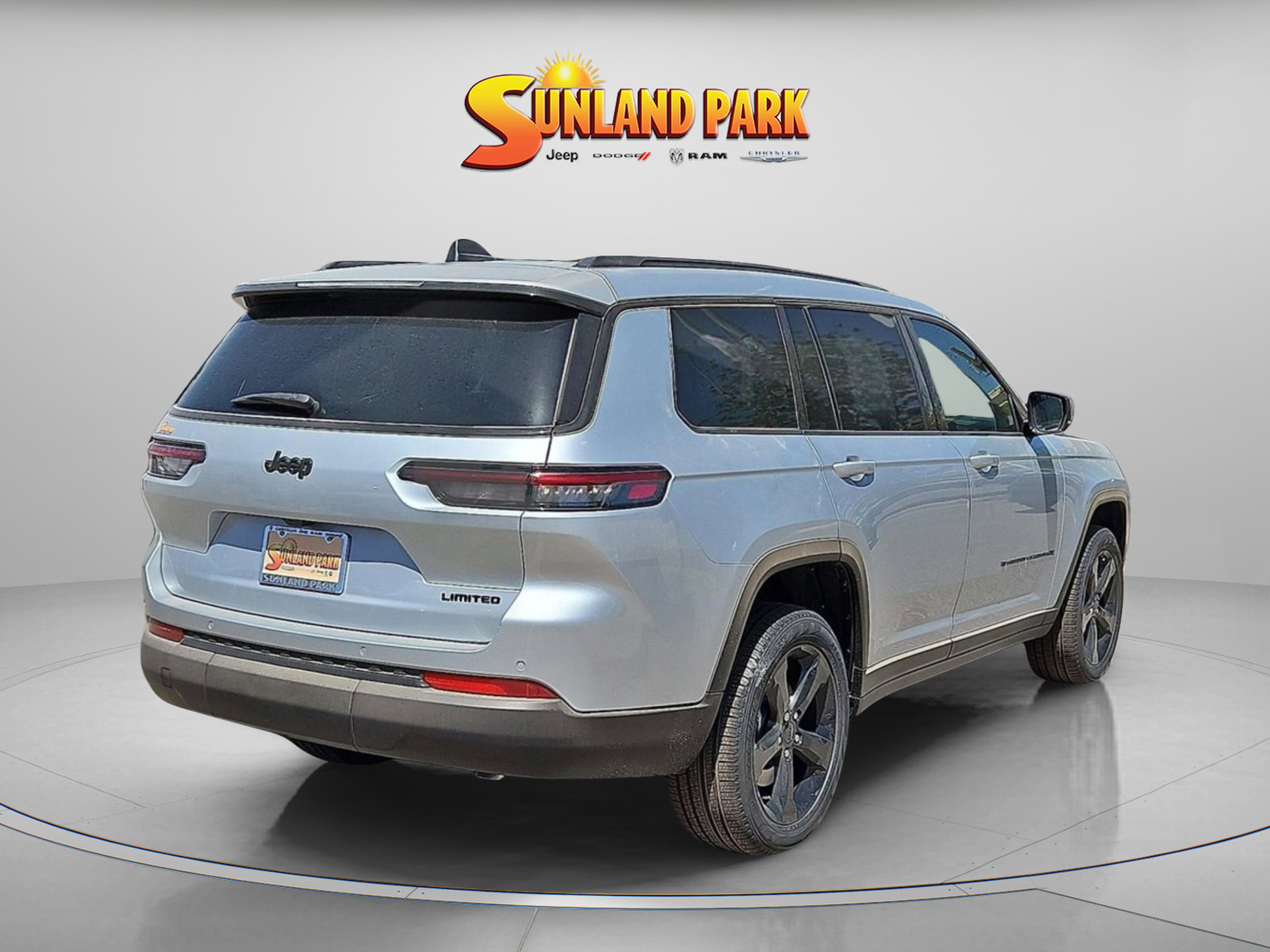 2025 Jeep Grand Cherokee Limited photo 4