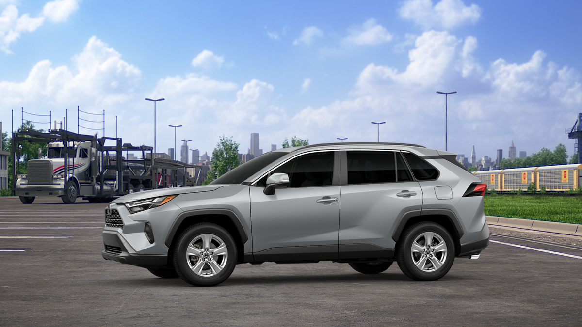 2025 Toyota RAV4 XLE photo 3