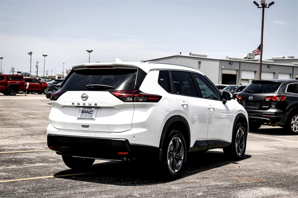 2025 Nissan Rogue SV photo 3
