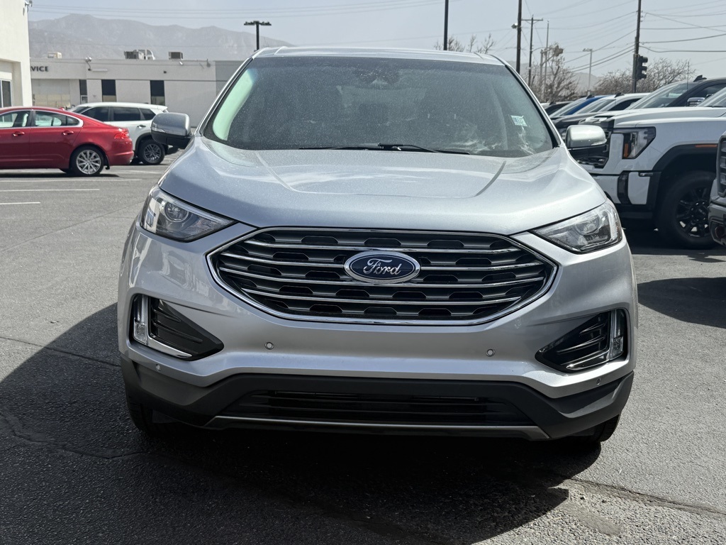 2024 Ford Edge Titanium photo 3
