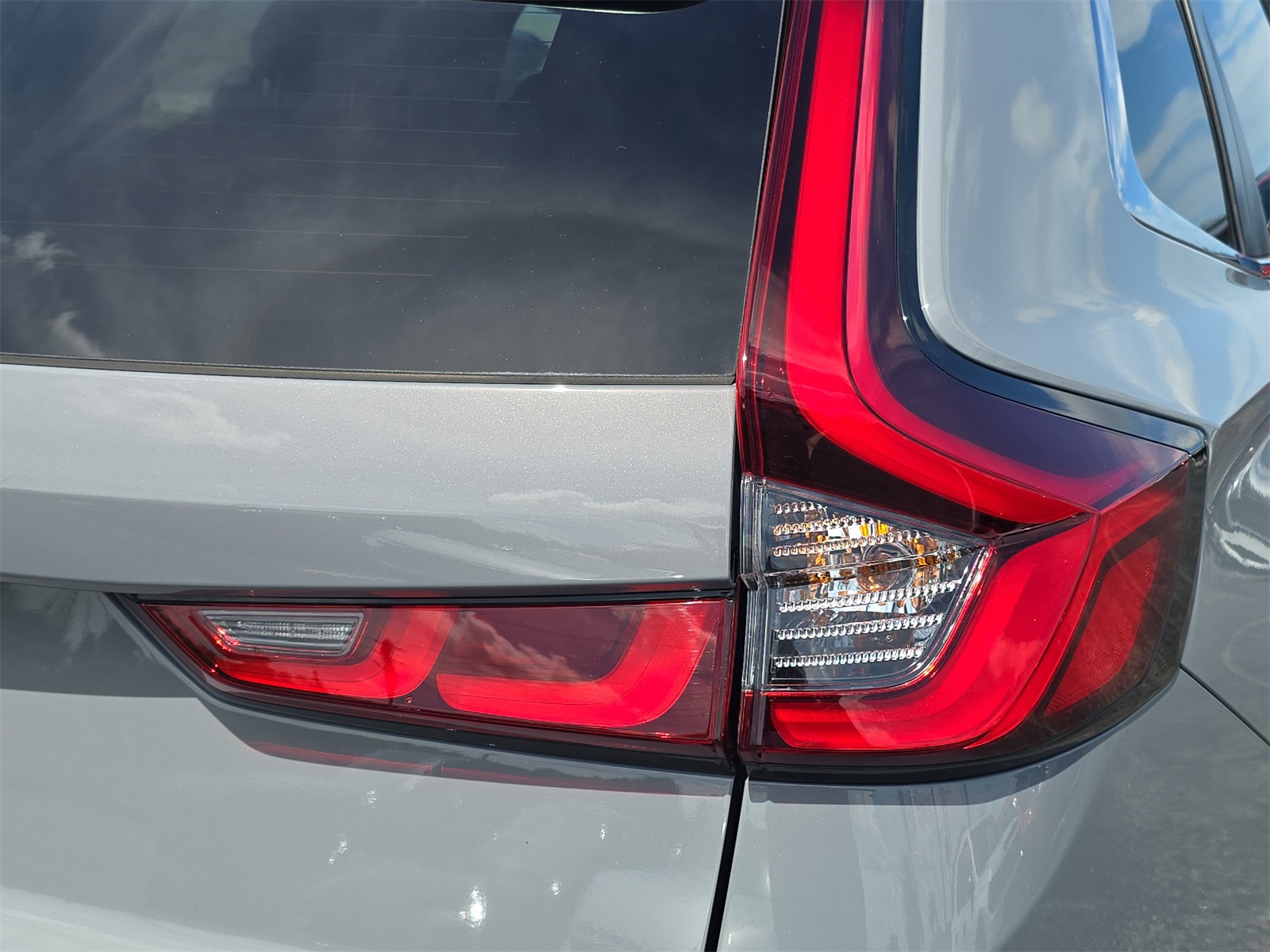 2024 Honda CR-V Hybrid Sport-L photo 5