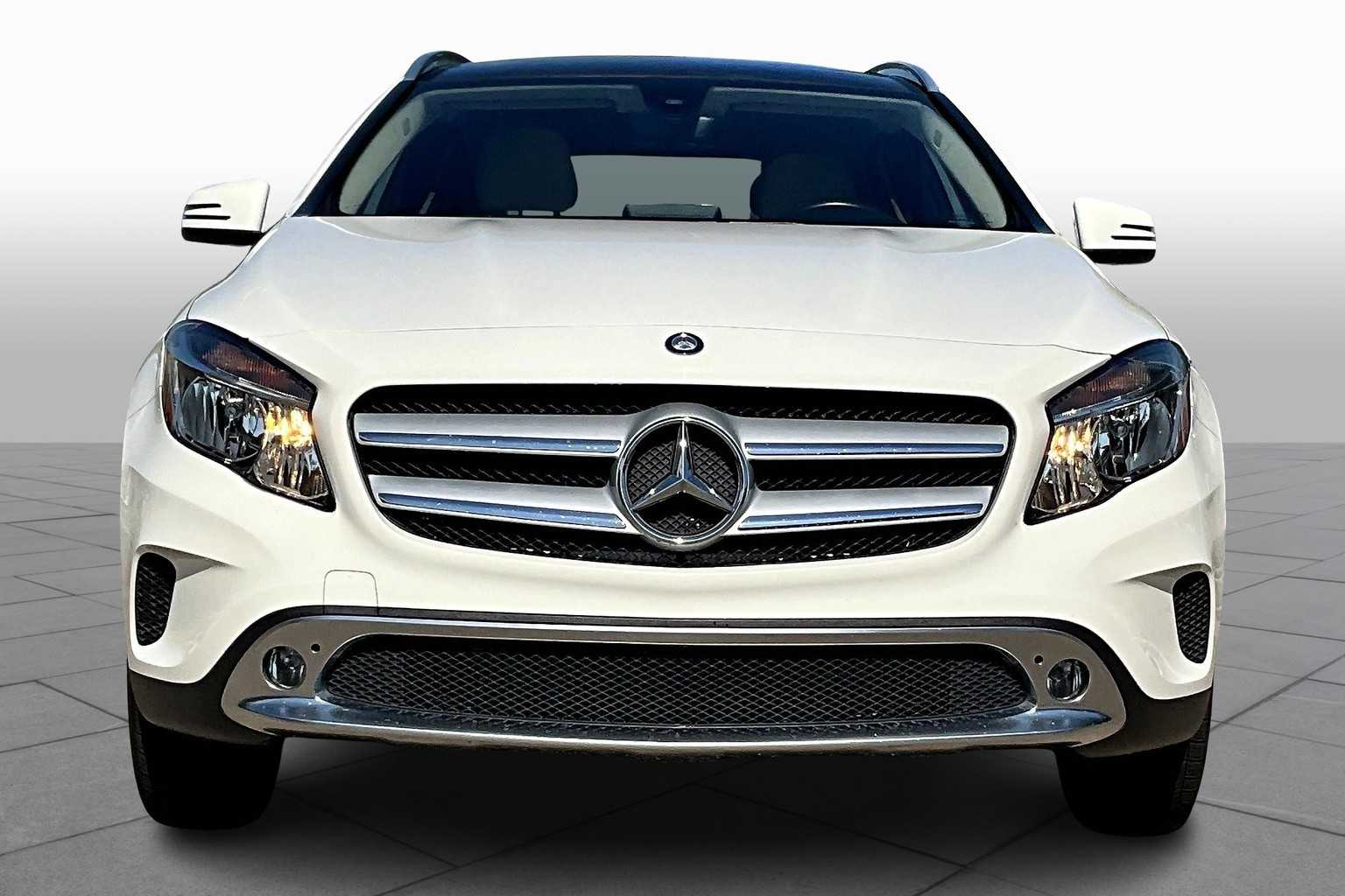 2017 Mercedes Benz GLA 250 photo 2