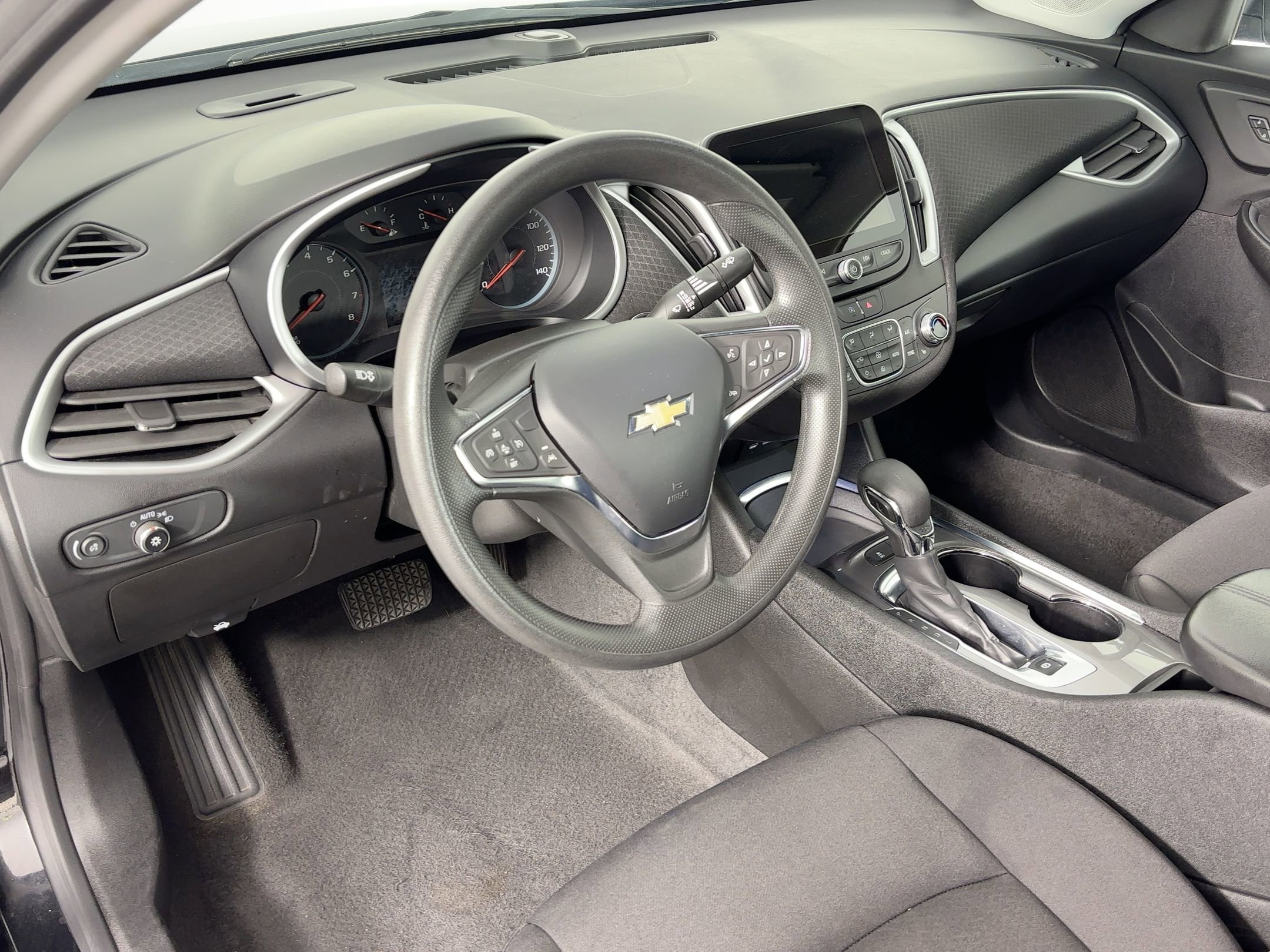 2024 Chevrolet Malibu 1LT photo 3