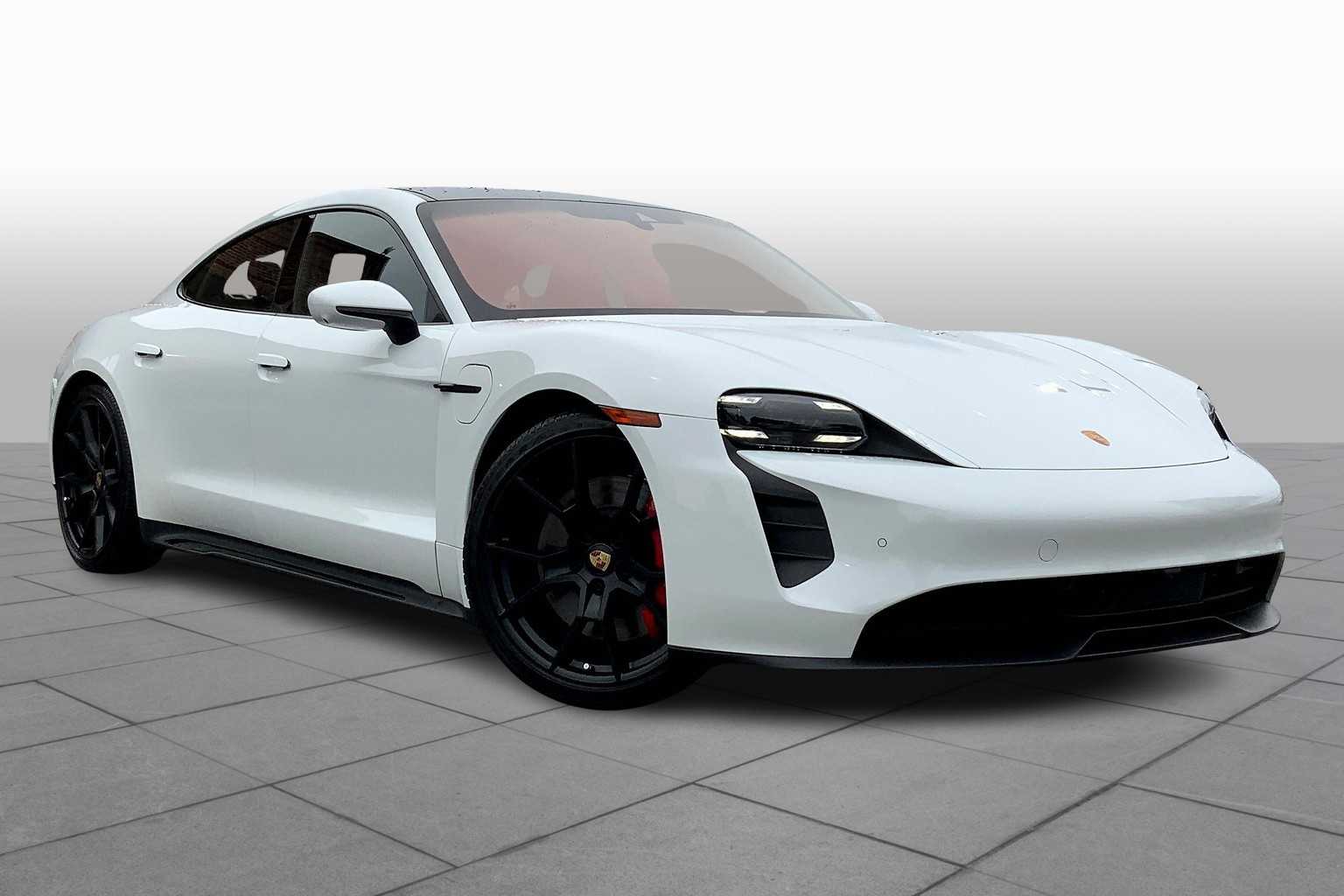 2022 Porsche Taycan GTS photo 2