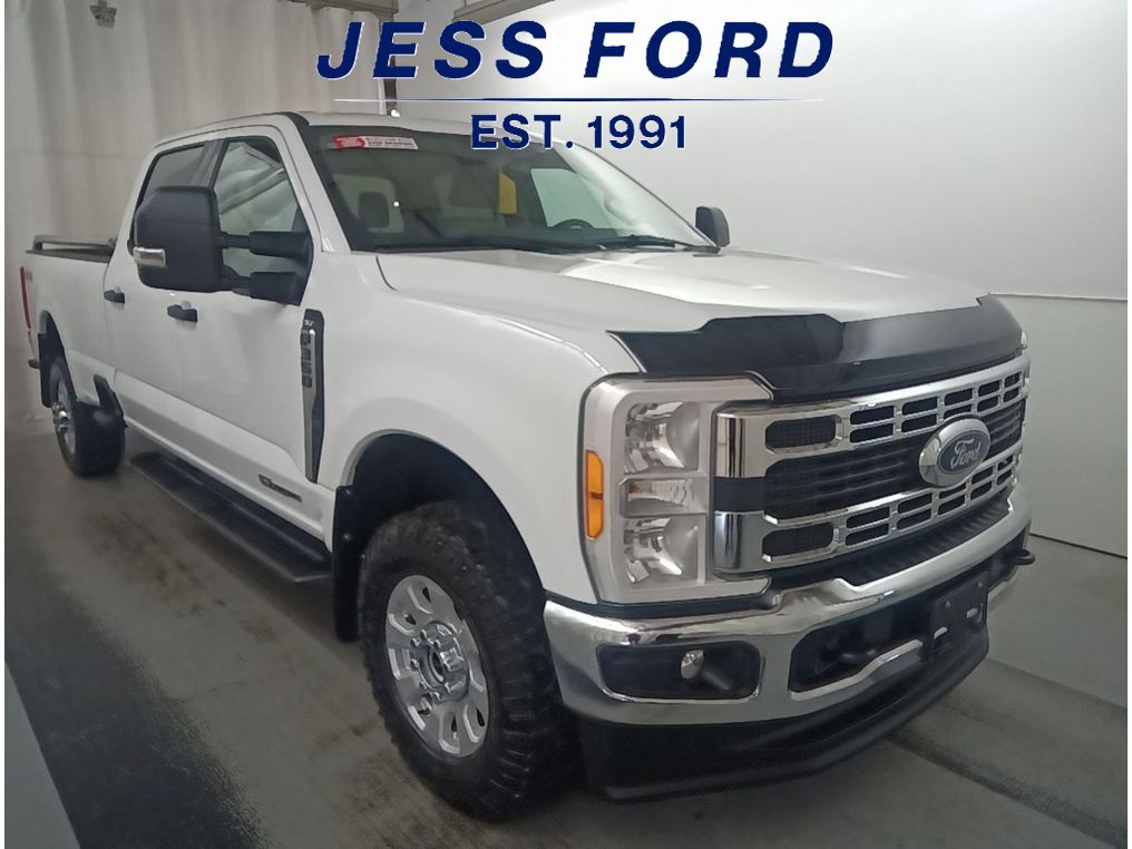 2023 Ford F-350 XLT photo 4