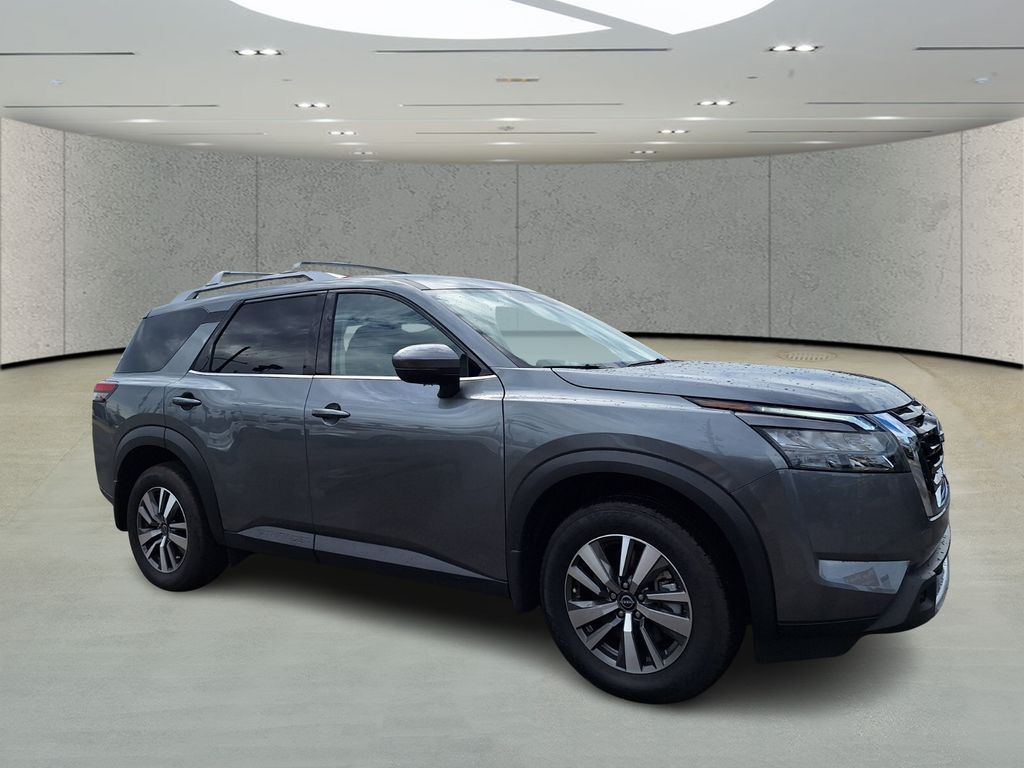 2025 Nissan Pathfinder SL photo 3