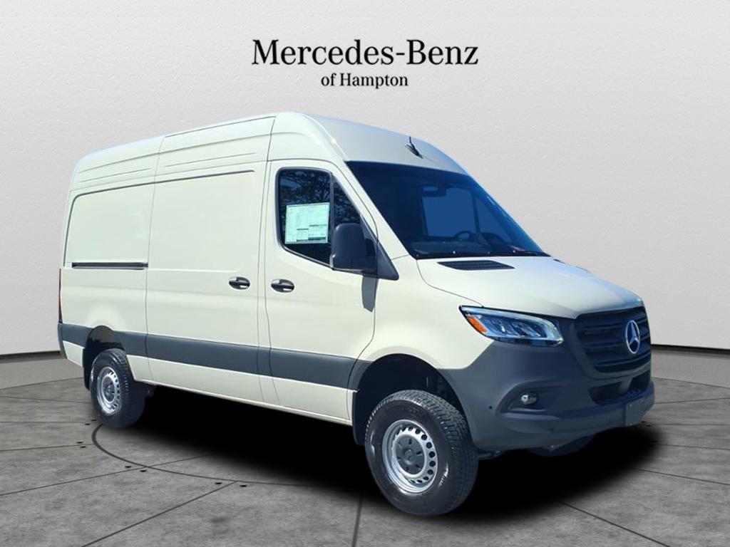 2025 Mercedes-Benz Sprinter Cargo Van Base's photo