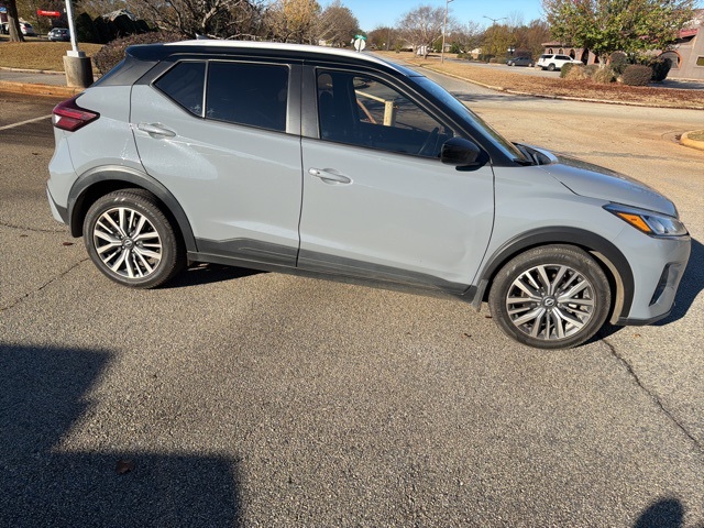 2023 Nissan Kicks SV photo 3