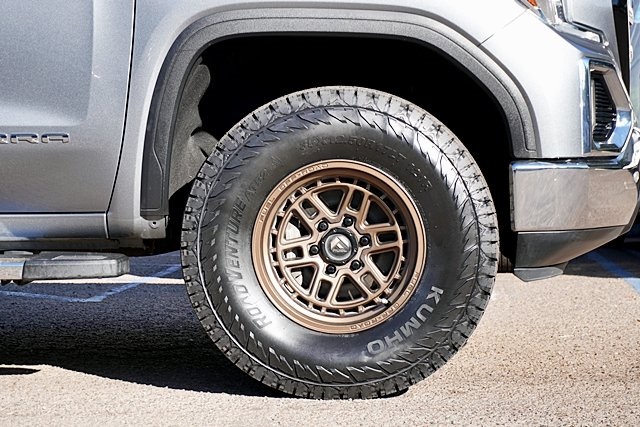 Used 2019 Gray GMC SLT image 7