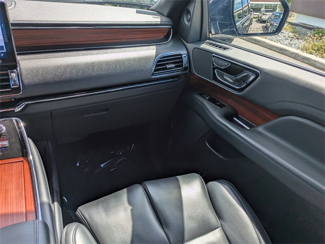 2024 Lincoln Navigator L Premiere photo 12