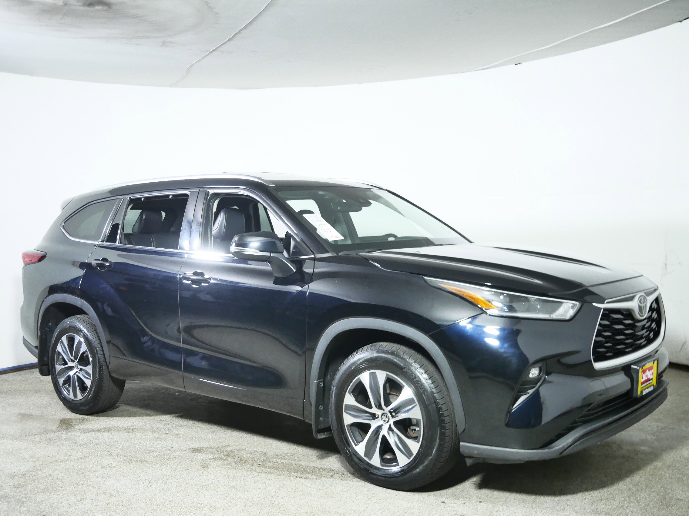 2021 Toyota Highlander XLE's photo
