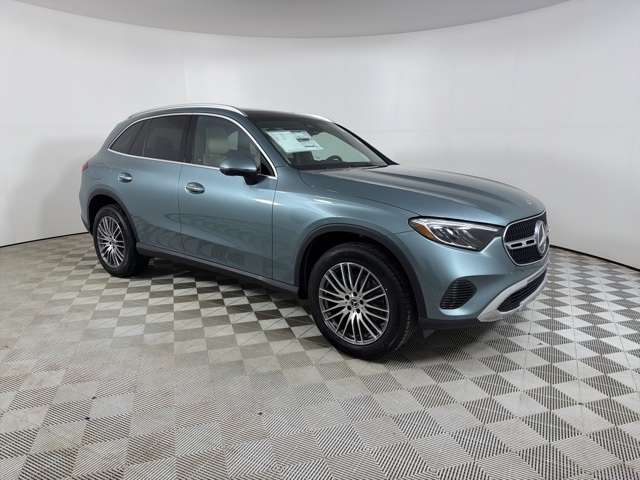 2026 Mercedes-Benz GLC Base's photo