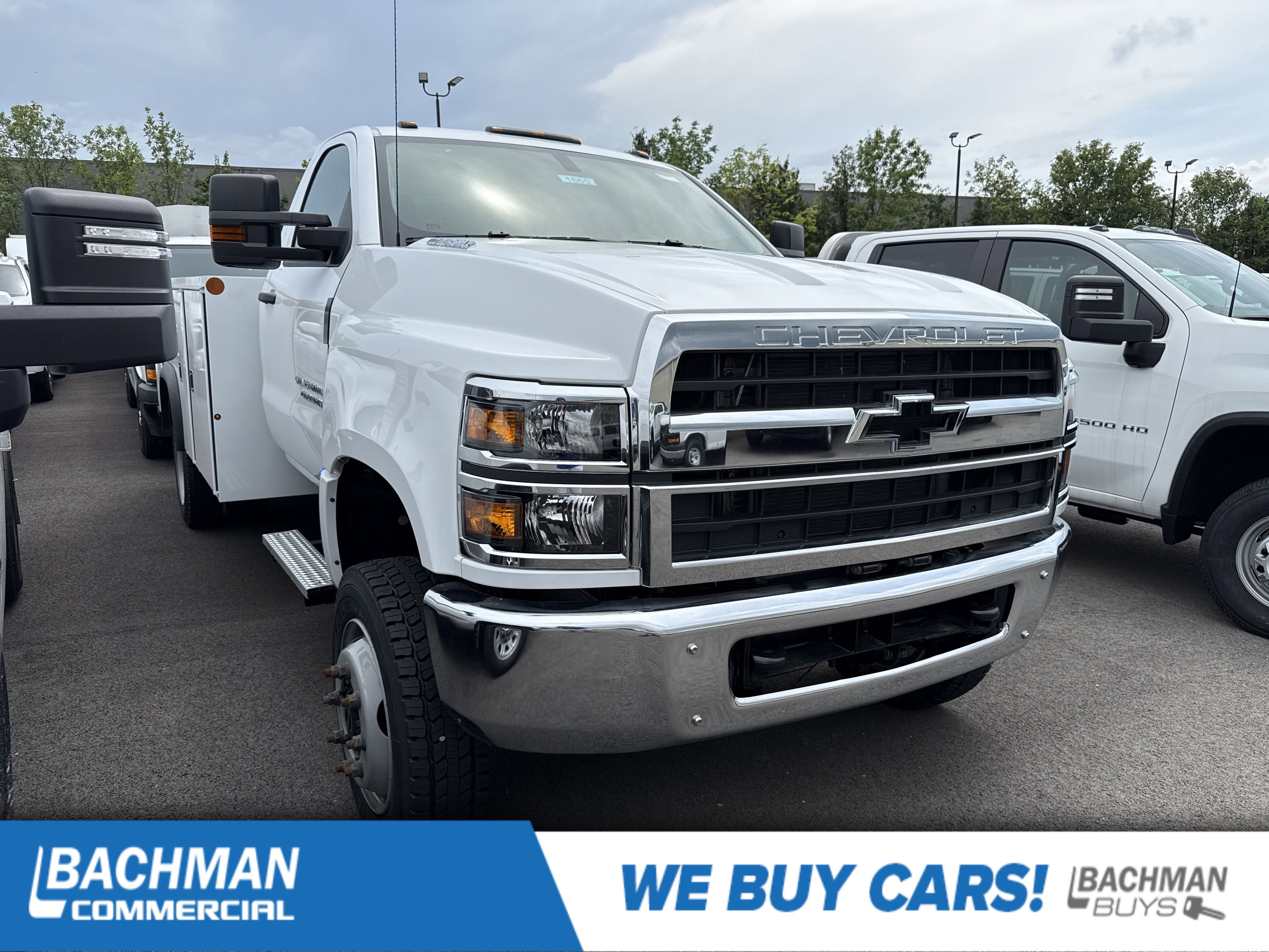 2024 Chevrolet Silverado 4500 Medium Duty Chassis Cab Work Truck's photo