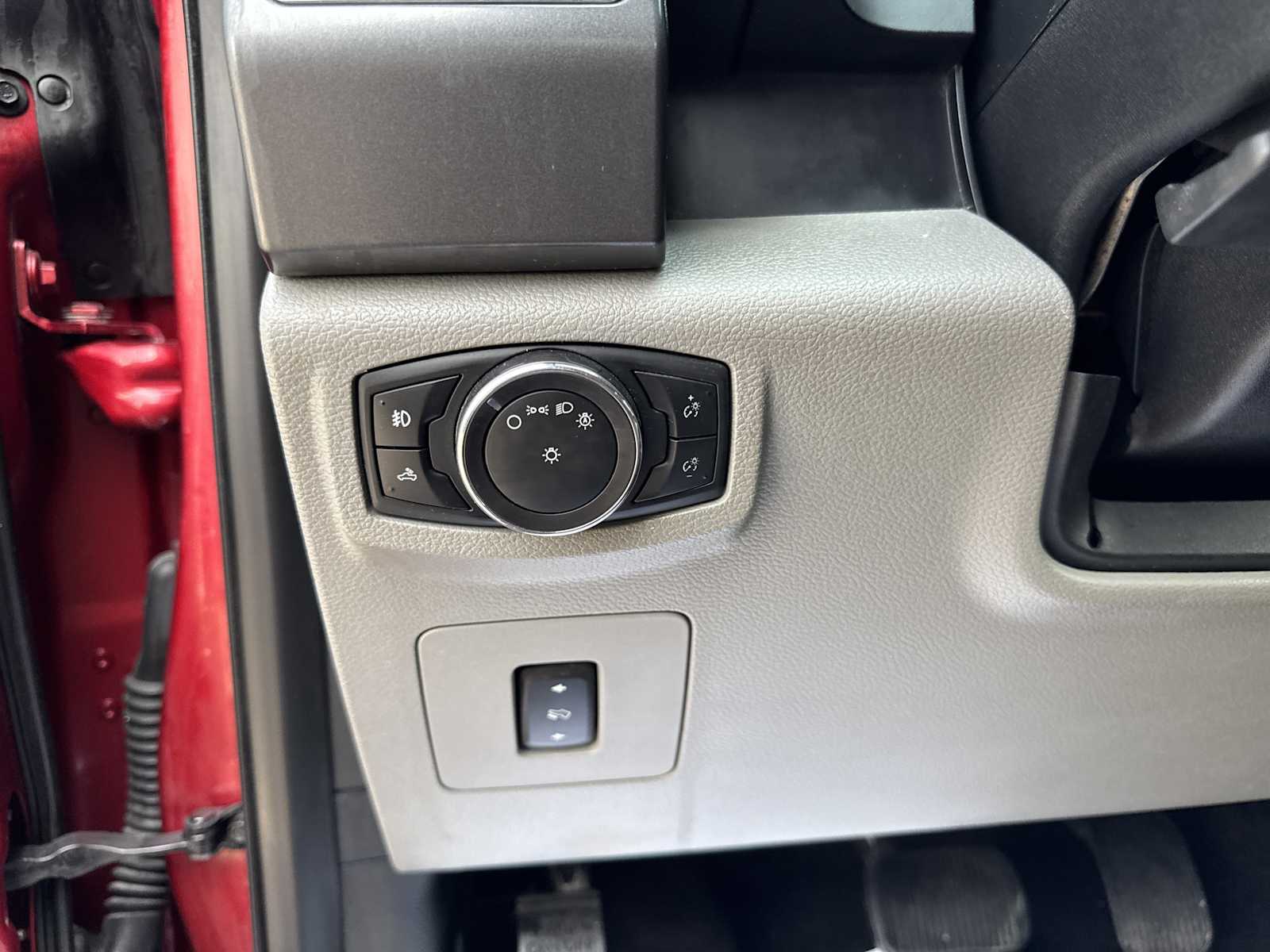 2016 Ford F-150 XLT photo 20