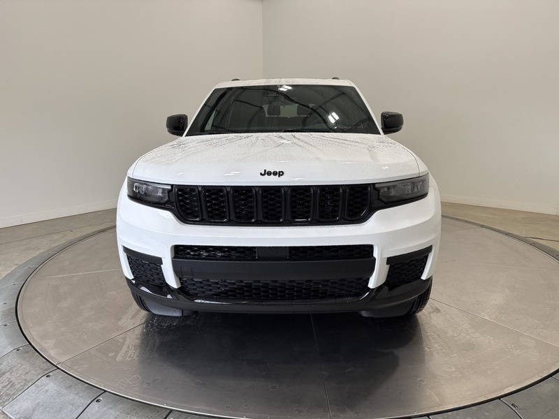 2025 Jeep Grand Cherokee Altitude X photo 2