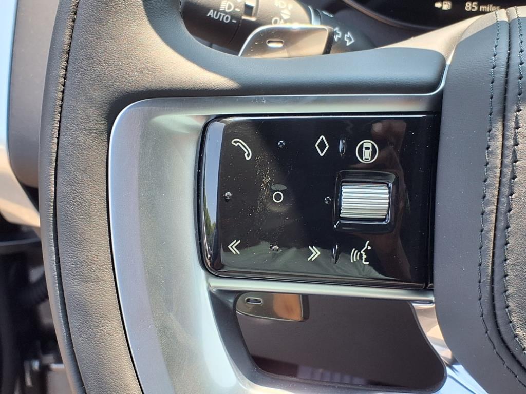 2025 Land Rover Range Rover SE photo 15