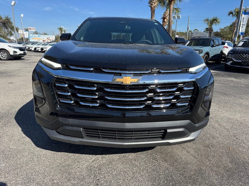 2025 Chevrolet Equinox LT photo 2